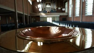 Taufbecken in der Martin-Luther-Kirche